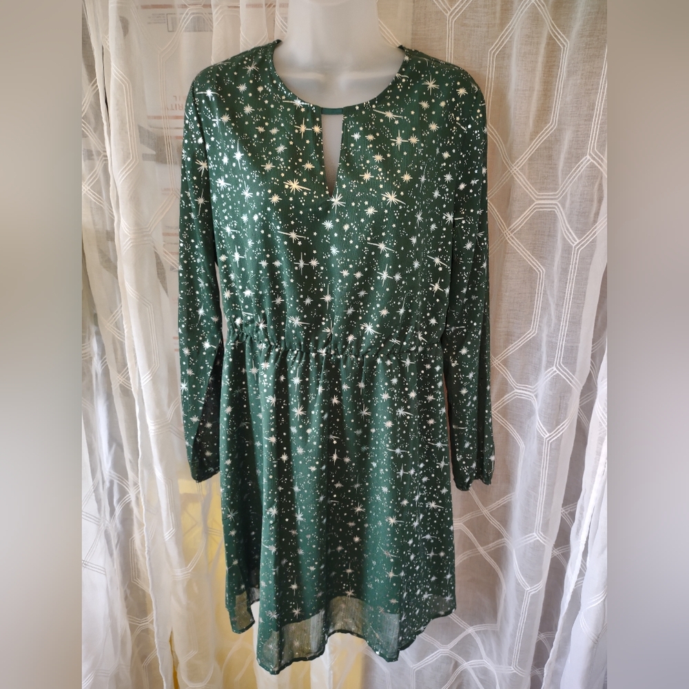 Green Star Print Long Sheer Sleeve Dress